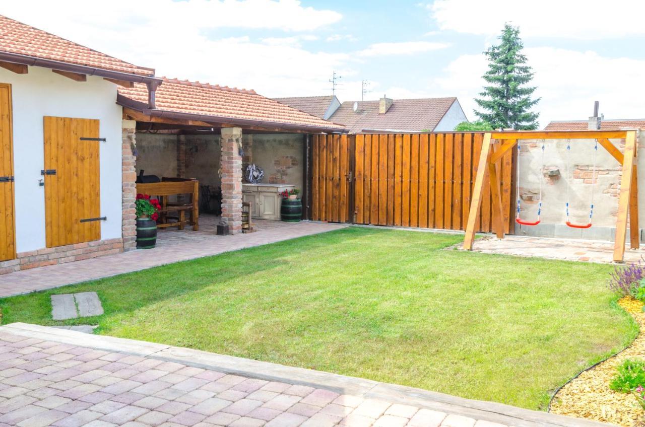 Villa Chalupa Hlohovec Extérieur photo