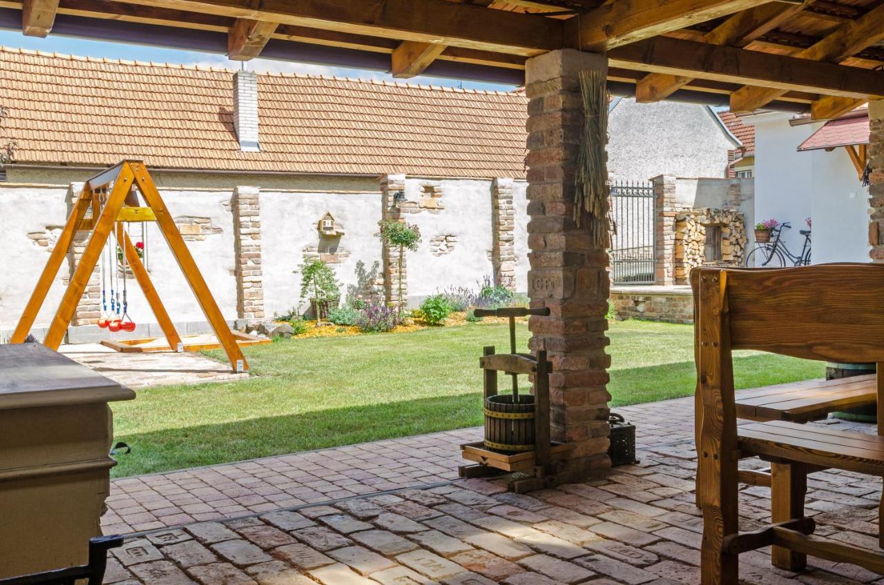 Villa Chalupa Hlohovec Extérieur photo